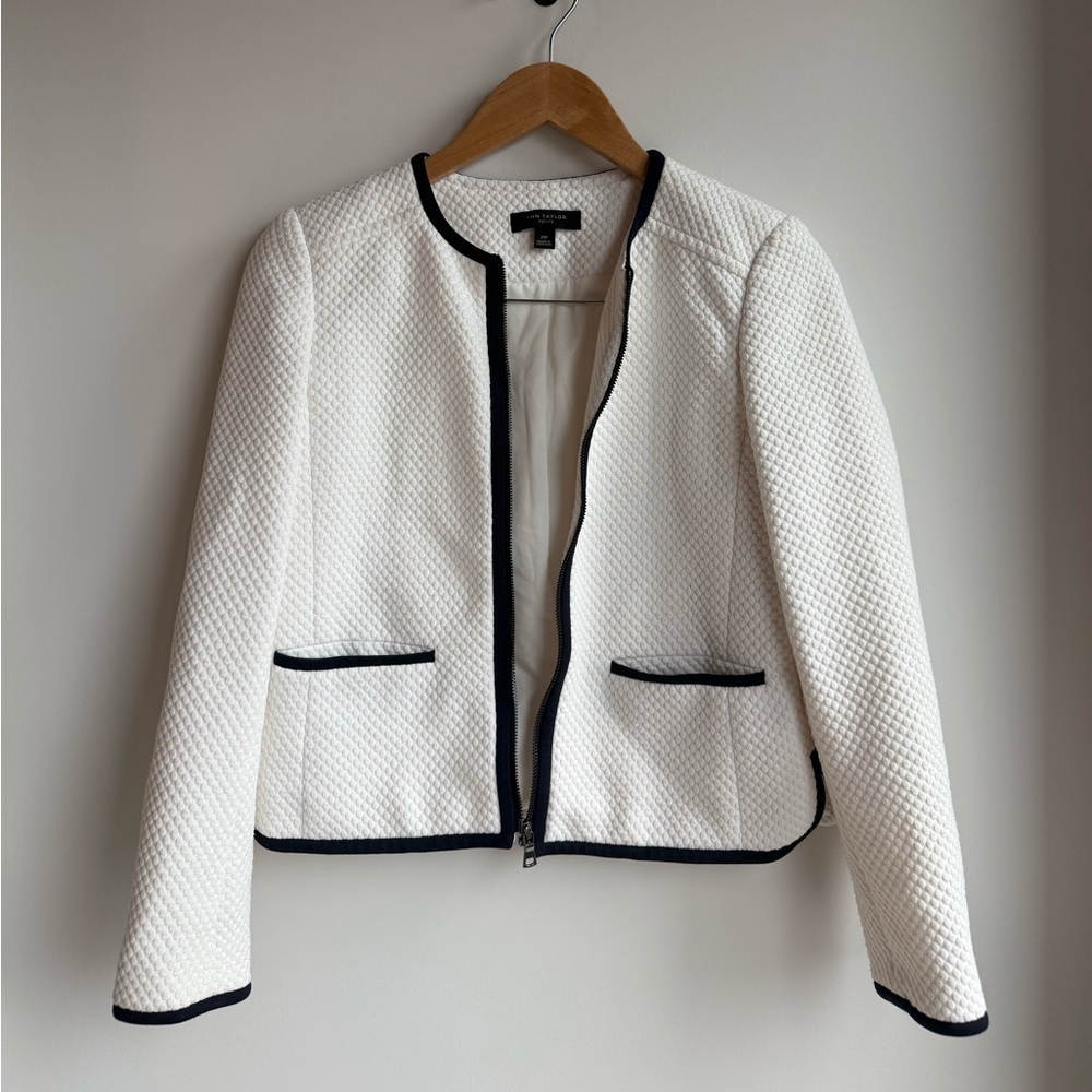 Ann Taylor Women's White Quilted Jacket Size 2P